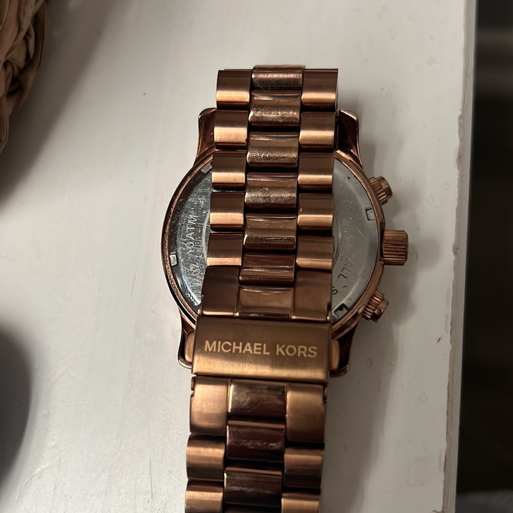 michael kors watch - Picture 2 of 6